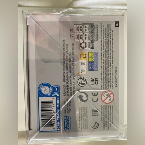 Marvel Funko Pop She-Hulk Glitter #1127 w/protector - Picture 5 of 5